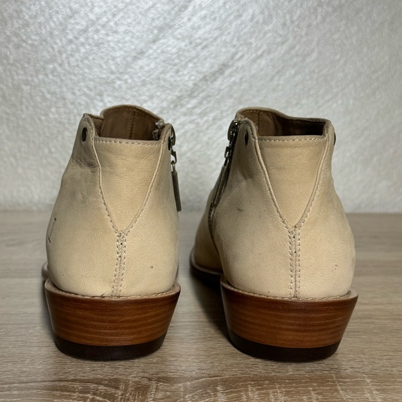 Lucchese Women’s 9.5B Kate Goat Size Zip   Sand Low Ankle Boots Western Boho - Picture 4 of 13